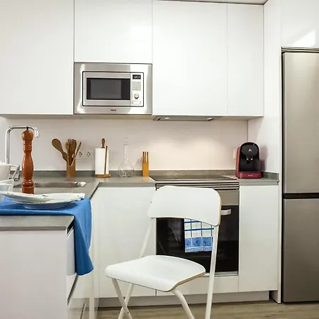 Beautiful In With Kitchen Apartment *